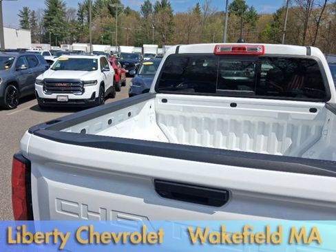 Used 2025 Chevrolet Colorado W/T RWD image 10