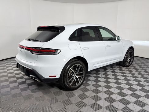 Used 2026 Porsche Macan AWD/4WD image 9