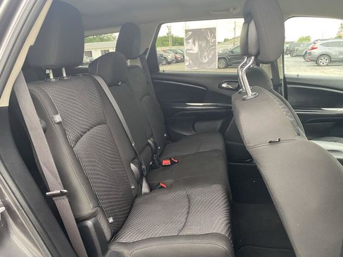 Used 2020 Dodge Journey SE w/ Blacktop Package FWD image 32