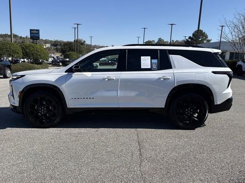 Used 2024 Chevrolet Traverse RS image 6