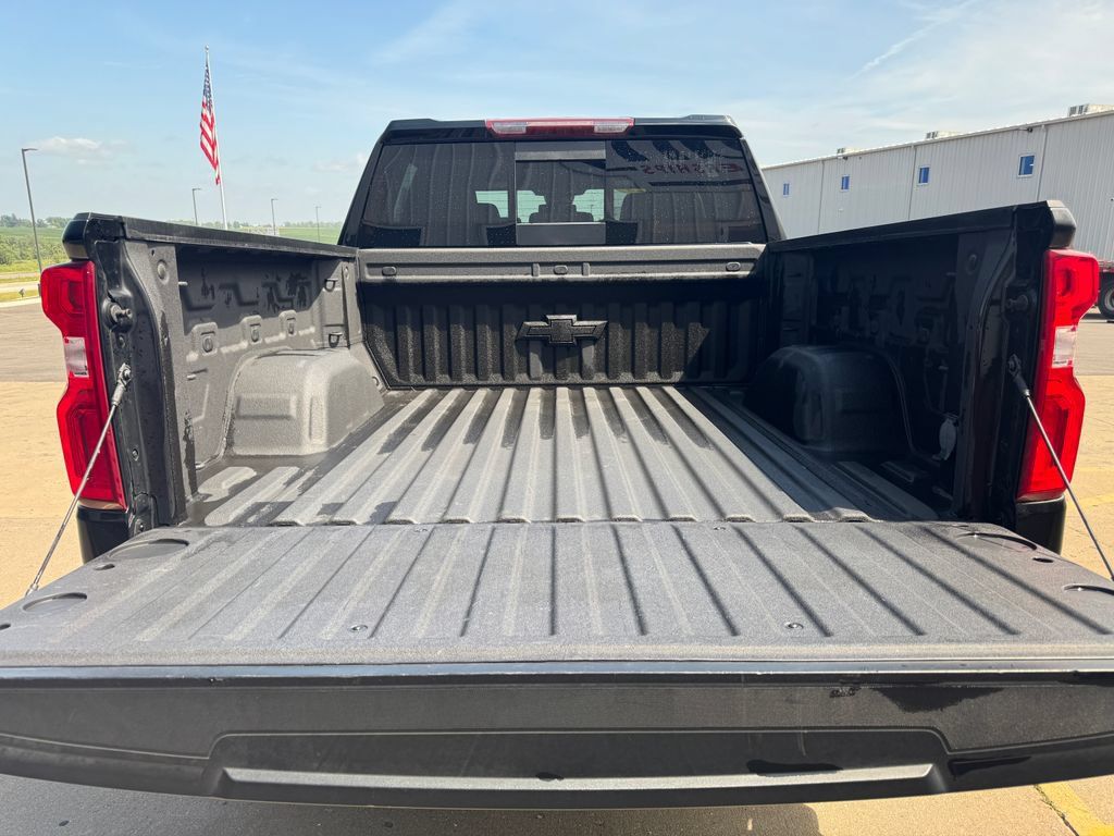 Used 2023 Chevrolet Silverado 1500 LT Trail Boss w/ LT Trail Boss Premium Package AWD/4WD image 11
