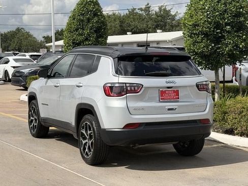 Used 2025 Jeep Compass Limited AWD/4WD image 5