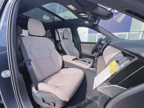New 2026 Volvo XC90 B6 Plus w/ Protection Package Premier AWD/4WD image 28