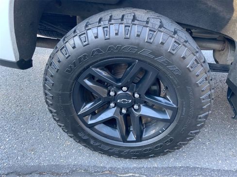 Certified 2022 Chevrolet Silverado 1500 LT Trail Boss w/ Convenience Package II image 31