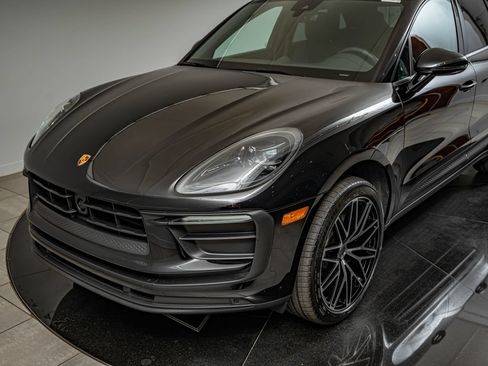 Certified 2026 Porsche Macan AWD/4WD image 17