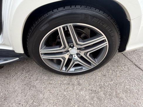 Used 2014 Mercedes-Benz GL 550 4MATIC image 12