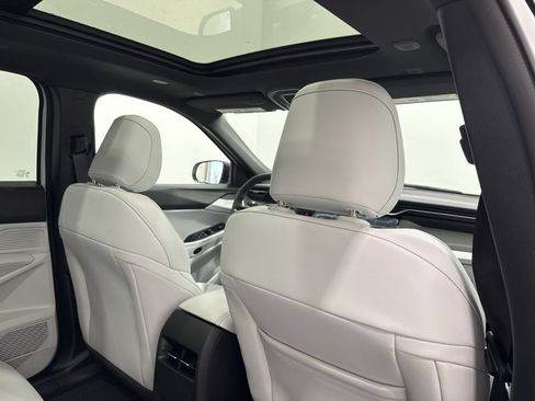 New 2026 Jeep Cherokee Limited AWD/4WD image 13