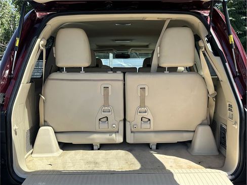 Used 2013 Lexus LX 570 4WD w/ Luxury Pkg image 34