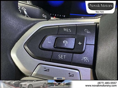 Used 2023 Volkswagen Tiguan SE AWD/4WD image 16