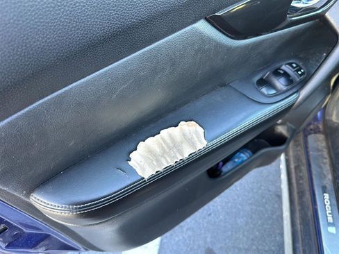 Used 2020 Nissan Rogue SV image 12