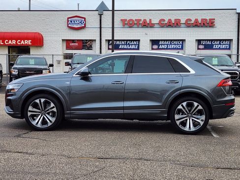 Used 2021 Audi Q8 Premium Plus w/ Premium Plus Package image 3