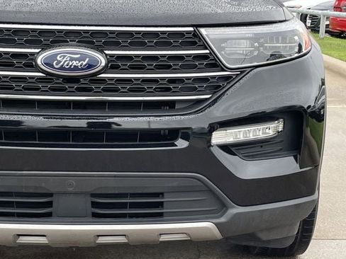 Used 2022 Ford Explorer XLT w/ Equipment Group 202A AWD/4WD image 9