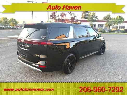Used 2022 Kia Carnival LX FWD image 4