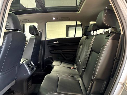 Used 2021 Volkswagen Atlas SE w/ Panoramic Sunroof Package image 26