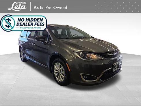 Used 2018 Chrysler Pacifica Touring-L FWD image 8