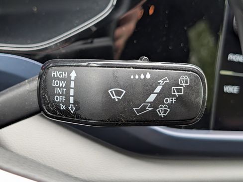 Certified 2022 Volkswagen Taos SE AWD/4WD image 30