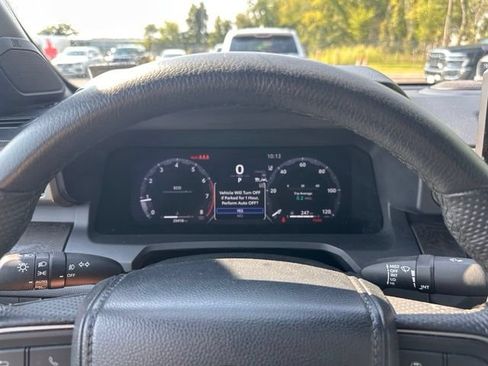 Used 2024 Toyota Tacoma Limited w/ Limited Package (LT) AWD/4WD image 23