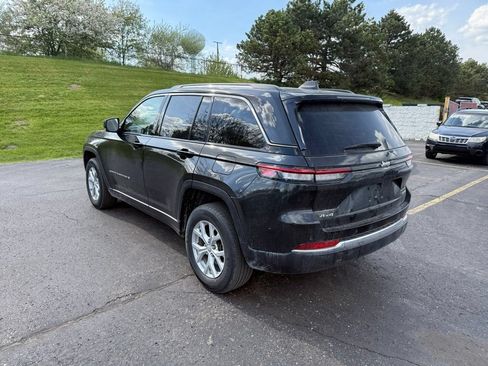 Used 2023 Jeep Grand Cherokee Limited AWD/4WD image 2