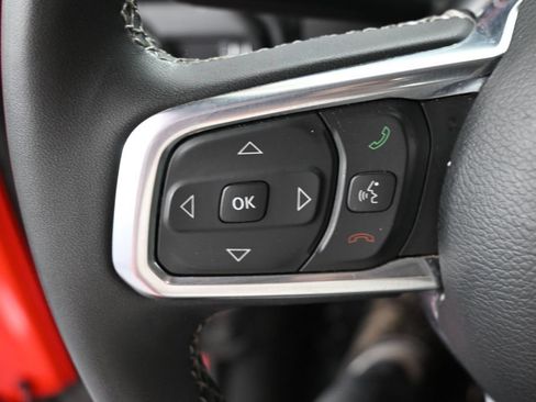 Used 2025 Jeep Wrangler Unlimited Sahara AWD/4WD image 38