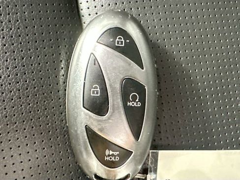 Used 2025 Hyundai Santa Fe Limited AWD/4WD image 17