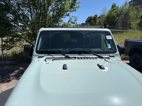 Used 2024 Jeep Wrangler Unlimited Sport AWD/4WD image 8
