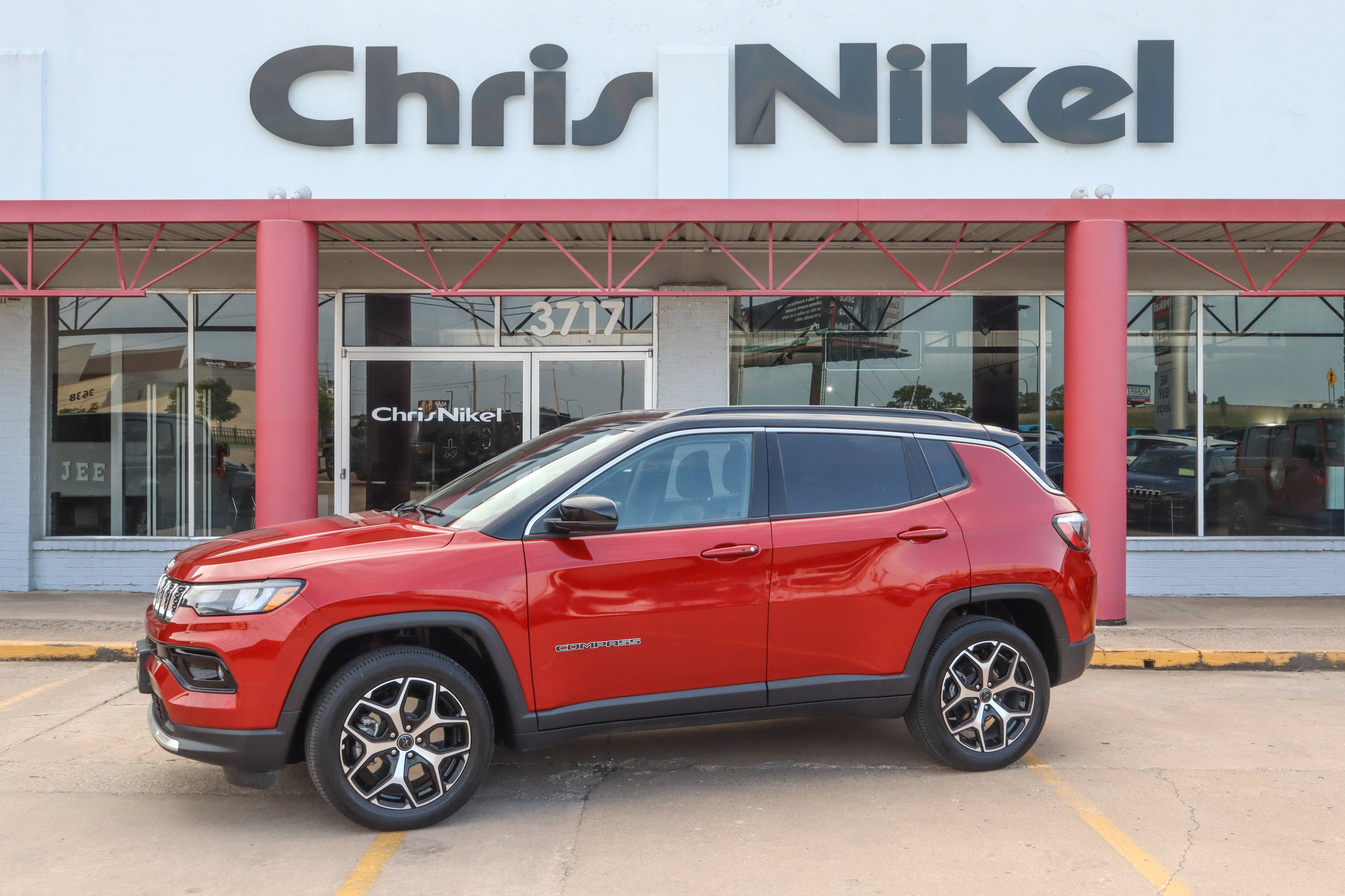 Used 2025 Jeep Compass Limited AWD/4WD image 1