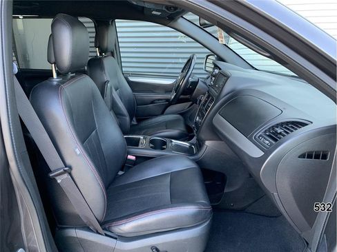 Used 2018 Dodge Grand Caravan GT FWD image 24