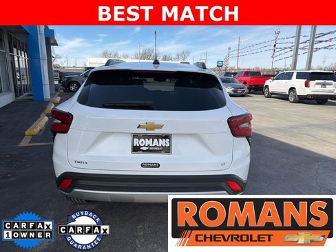 Used 2025 Chevrolet Trax LT FWD image 4