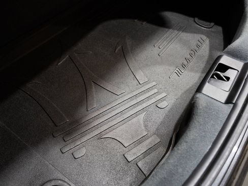 Used 2018 Maserati GranTurismo Sport RWD image 27