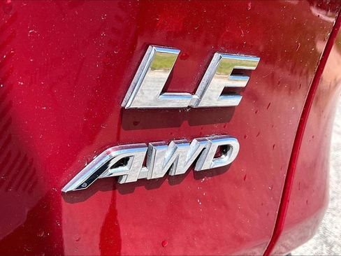 Used 2024 Toyota RAV4 LE AWD/4WD image 8