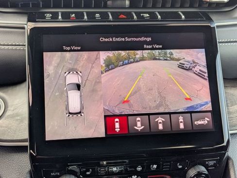 New 2025 Jeep Grand Cherokee Limited w/ Luxury Tech Group II image 22