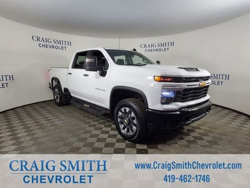 Used 2024 Chevrolet Silverado 2500 Custom AWD/4WD image 25