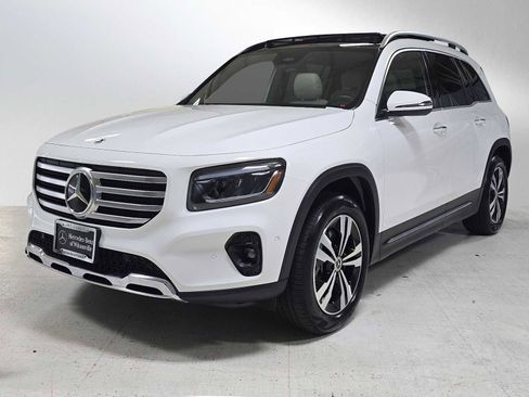 Used 2024 Mercedes-Benz GLB 250 4MATIC image 7