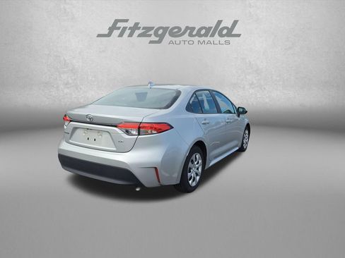 Used 2025 Toyota Corolla LE FWD image 8