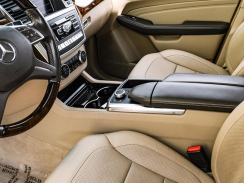 Used 2015 Mercedes-Benz ML 350 4MATIC image 24