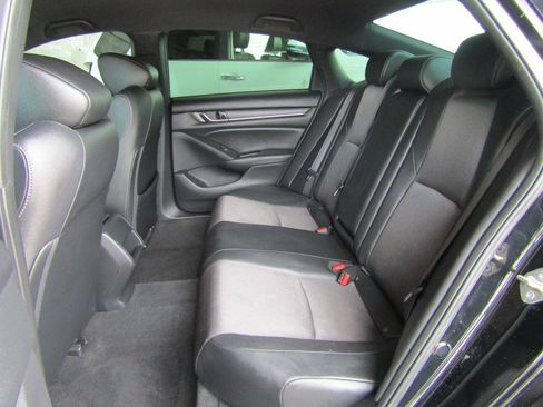 Used 2020 Honda Accord Sport image 9