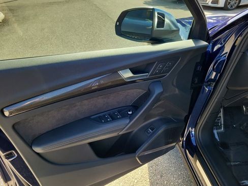 Used 2018 Audi SQ5 Prestige w/ Prestige Package image 18