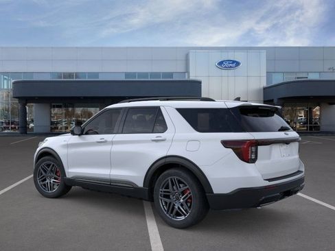 New 2026 Ford Explorer ST-Line w/ ST-Line Street Pack AWD/4WD image 4