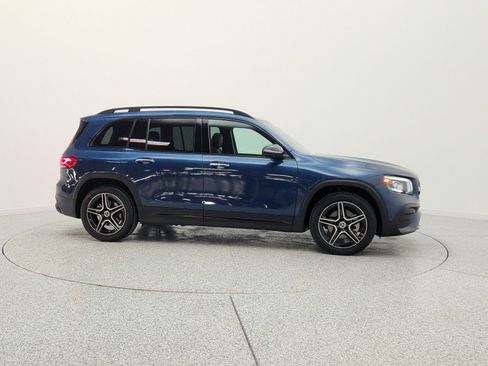 Used 2023 Mercedes-Benz GLB 250 image 4