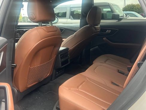 Used 2021 Audi Q8 Premium Plus AWD/4WD image 12