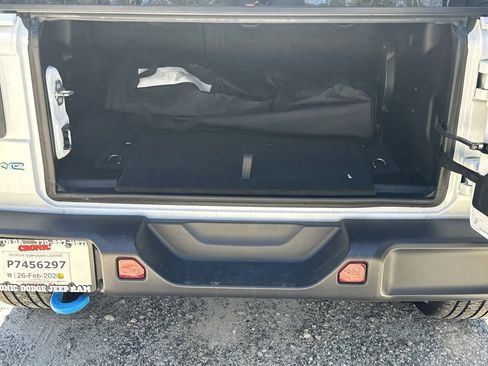 Used 2022 Jeep Wrangler Unlimited Sahara image 19