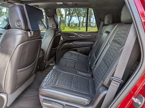 Used 2022 Cadillac Escalade Sport Platinum w/ Heavy-Duty Trailer Package AWD/4WD image 15