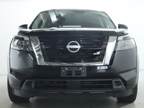 Certified 2025 Nissan Pathfinder SV FWD image 6