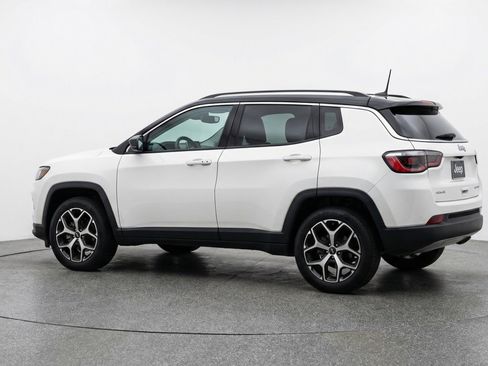 Used 2025 Jeep Compass Limited AWD/4WD image 5