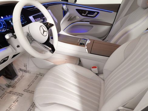 Used 2023 Mercedes-Benz EQS 580 4MATIC Sedan image 31