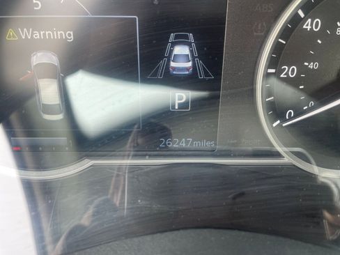 Used 2025 Nissan Versa SV FWD image 40