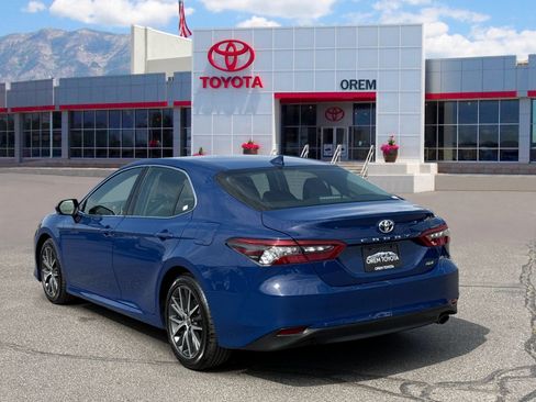 Used 2024 Toyota Camry XLE w/ Cold Weather Package FWD image 5
