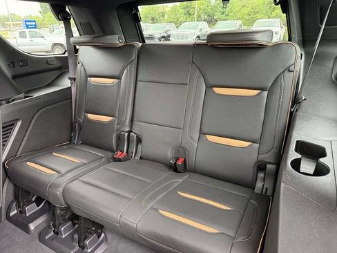 Used 2022 GMC Yukon AT4 w/ AT4 Premium Plus Package AWD/4WD image 10
