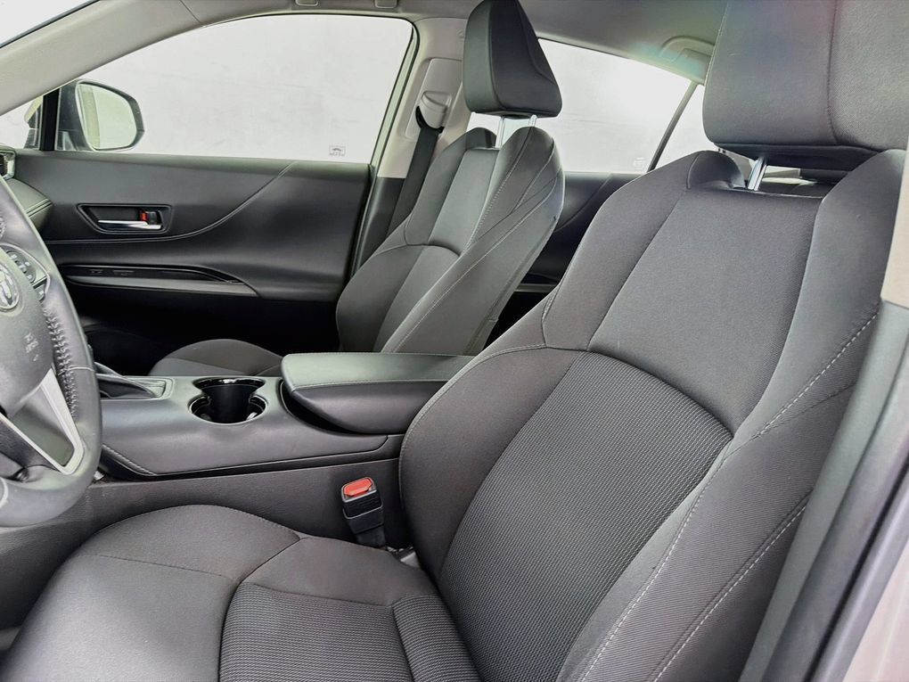 Used 2021 Toyota Venza LE AWD/4WD image 30