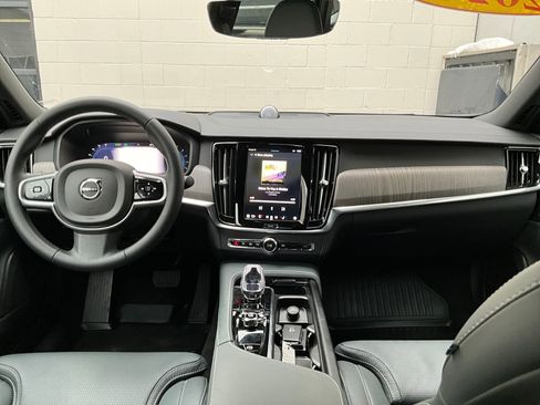 Certified 2024 Volvo S90 B6 Ultimate w/ Protection Package Premier image 15